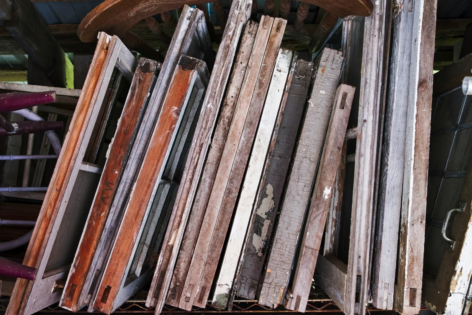 Fenêtres d'un logement en cours de rénovation énergétique